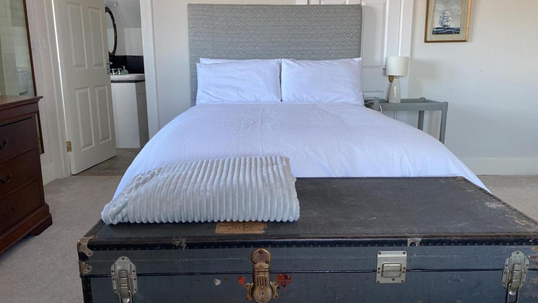 Drop Anchor House, Spacious 3 Bedroom Apartment, Fabulous Sea Views Cleggan Bagian luar foto